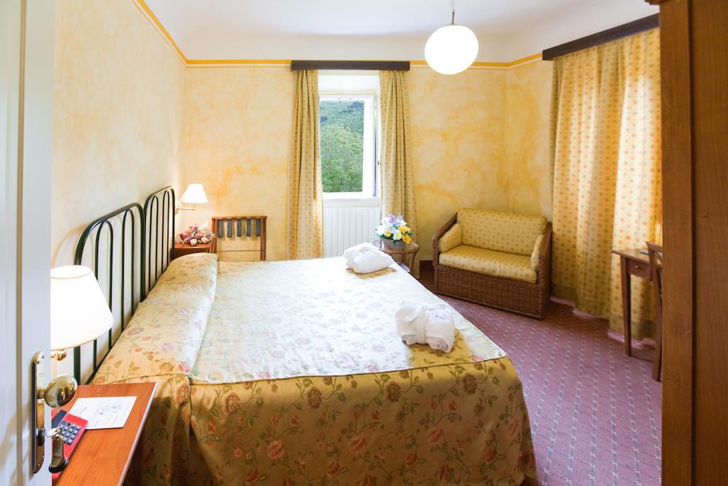 Terme San Filippo & Spa Castiglione dʼOrcia Værelse billede