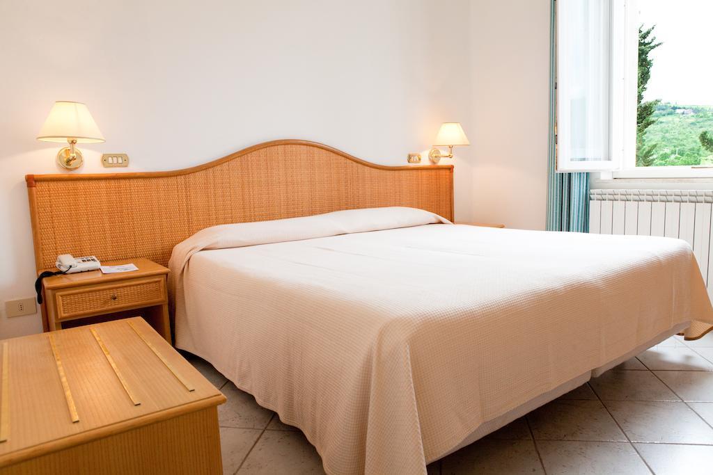 Terme San Filippo & Spa Castiglione dʼOrcia Værelse billede